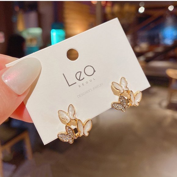 💙Butterfly Stud Earrings - Picture 9 of 12